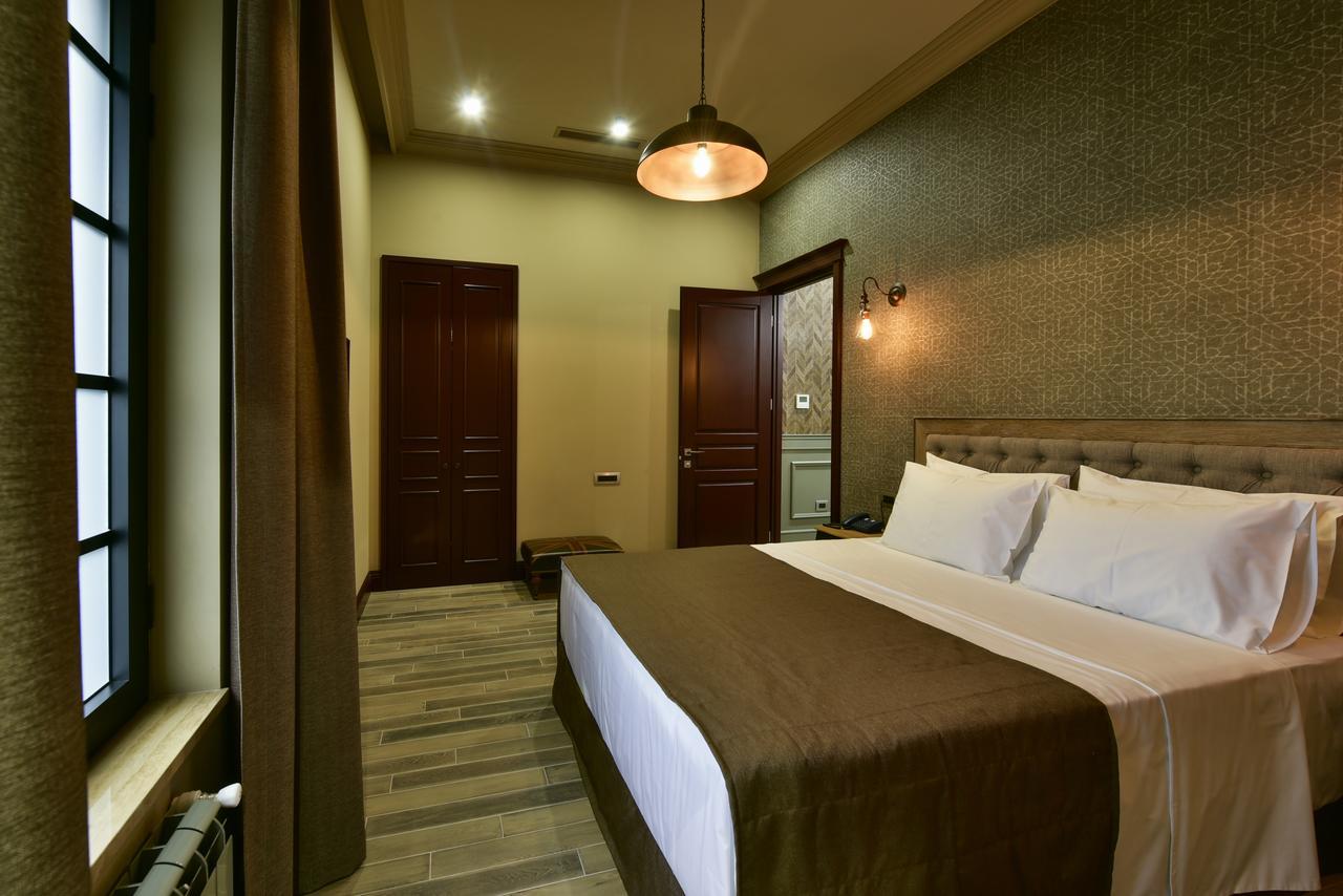 Bastille Hotel Erivan Exterior foto